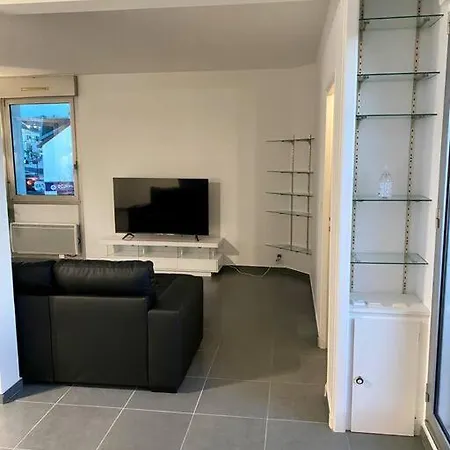 Appartement 125M2 Au Centre De Cusset Exterior foto